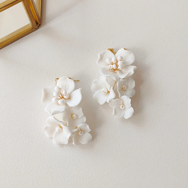 Brincos de cerâmica com flores artesanais, estilos mistos