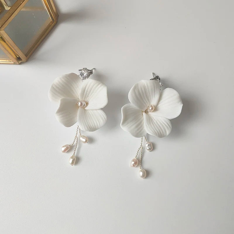 Brincos de cerâmica com flores artesanais, estilos mistos