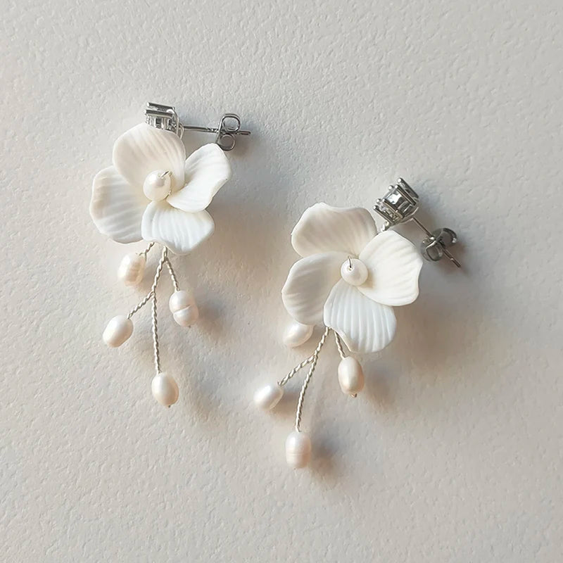 Brincos de cerâmica com flores artesanais, estilos mistos