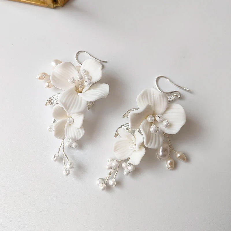 Brincos de cerâmica com flores artesanais, estilos mistos