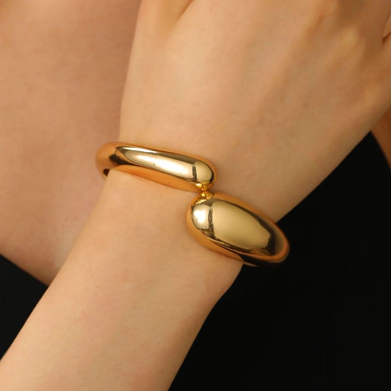 SYRA Bold