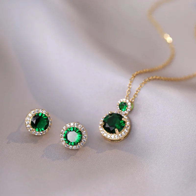 Conjunto de brincos e colar com pingente redondo de zircônia esmeralda